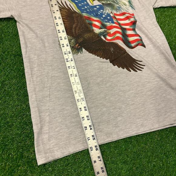 Vintage Patriotic Bald Eagle American Flag Graphic Tee - Picture 2 of 4